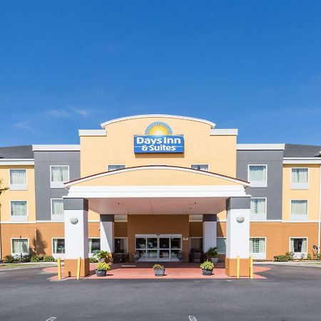 Days Inn & Suites By Wyndham Savannah North I-95 Port Wentworth Exterior foto