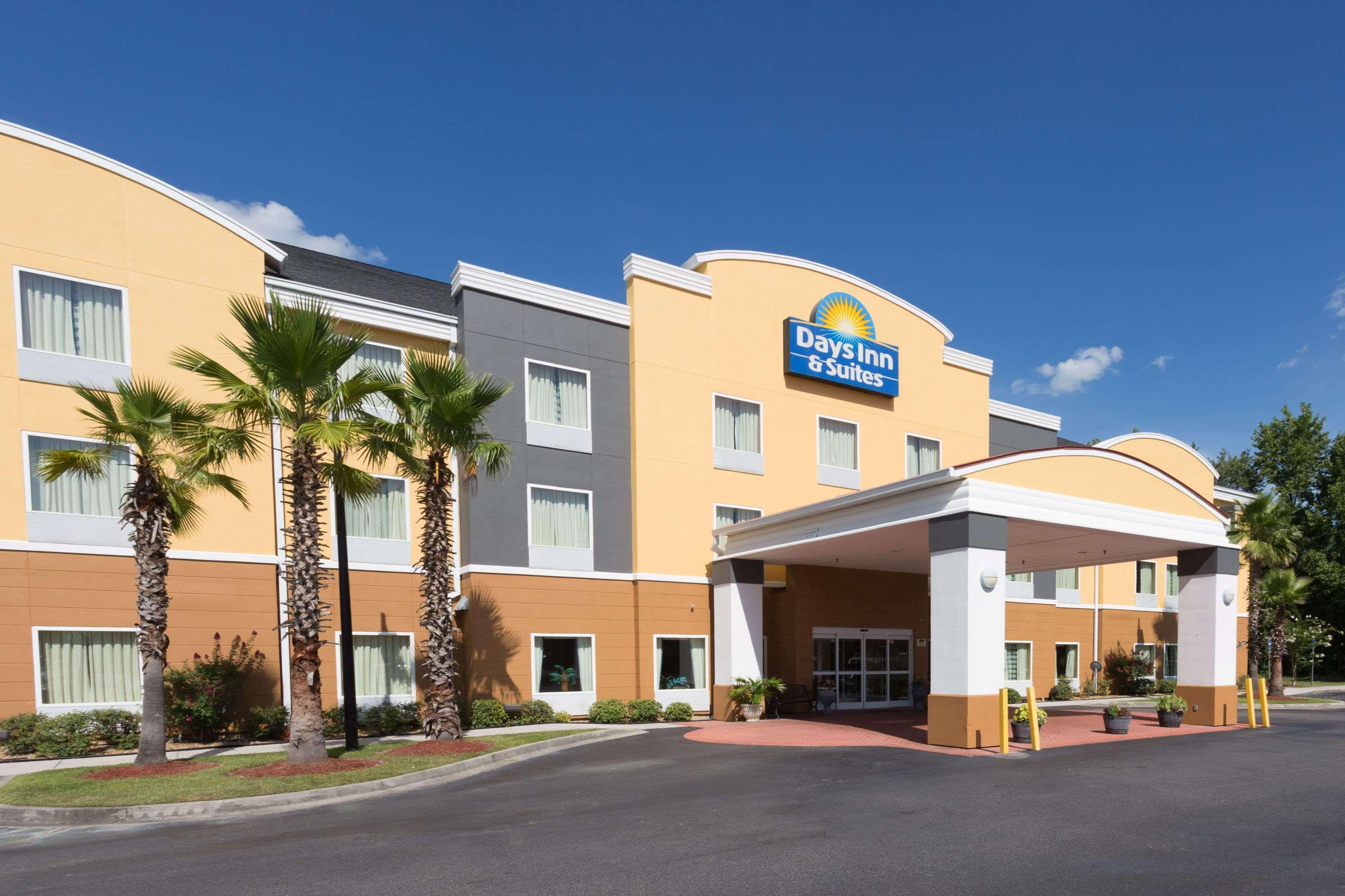 Days Inn & Suites By Wyndham Savannah North I-95 Port Wentworth Exterior foto